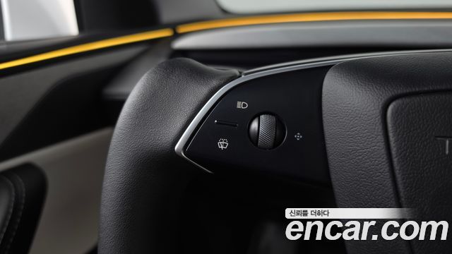 Tesla Model Y 2025 — photo 22