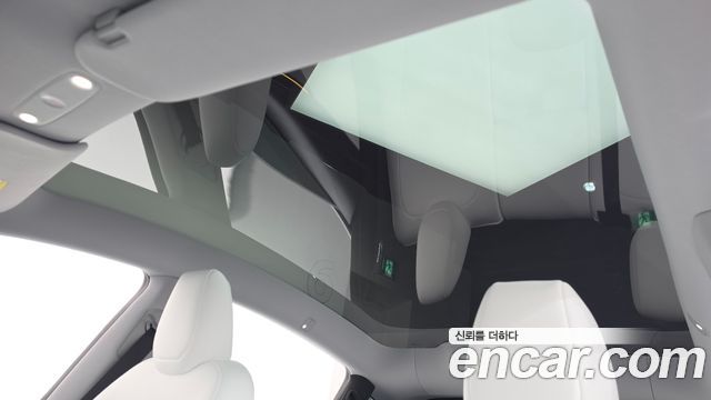 Tesla Model Y 2025 — photo 23