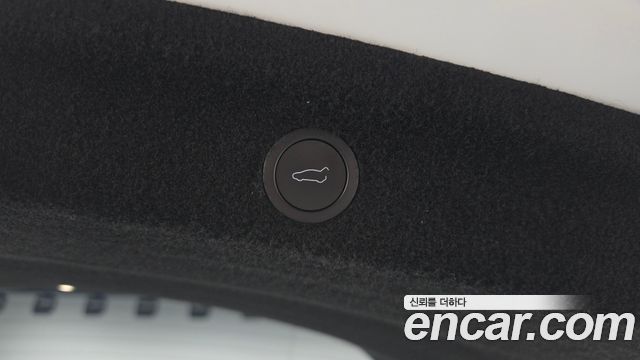 Tesla Model Y 2025 — photo 24
