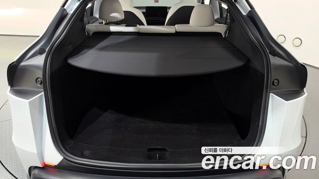 Tesla Model Y 2025 — photo 25