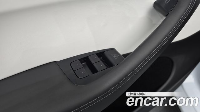 Tesla Model Y 2025 — photo 27