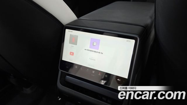 Tesla Model Y 2025 — photo 33