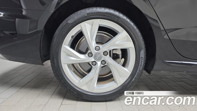 Audi A4 2021 — photo 5
