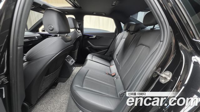 Audi A4 2021 — photo 18