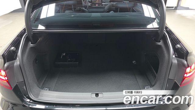 Audi A4 2021 — photo 24