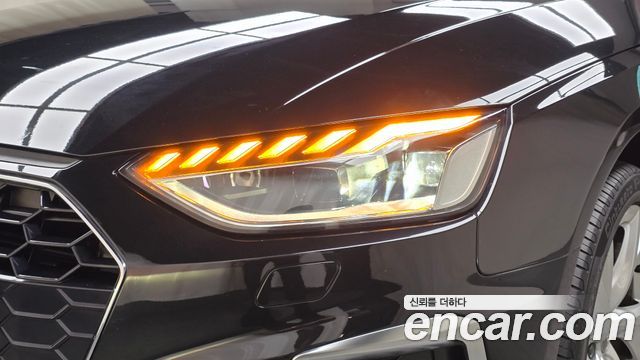 Audi A4 2021 — photo 8