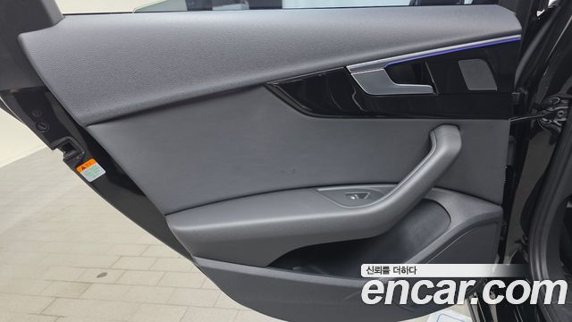 Audi A4 2021 — photo 15