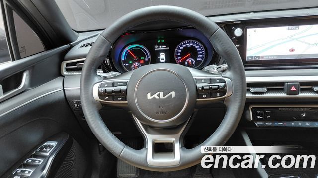 Kia K5 2022 — photo 21