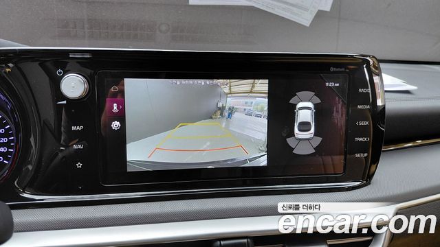 Kia K5 2022 — photo 22