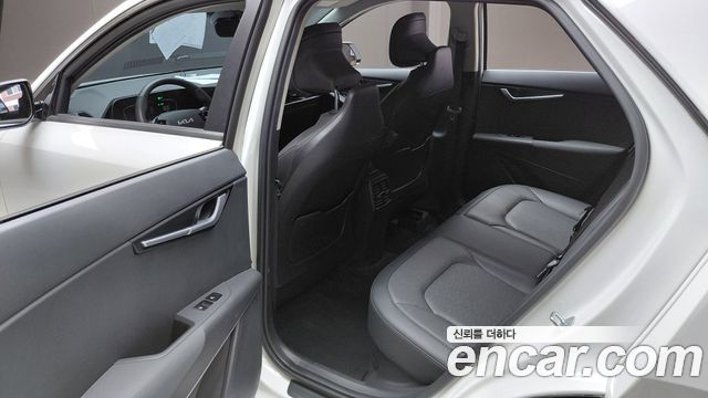 Kia Niro 2023 — photo 18