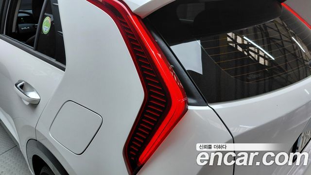 Kia Niro 2023 — photo 9