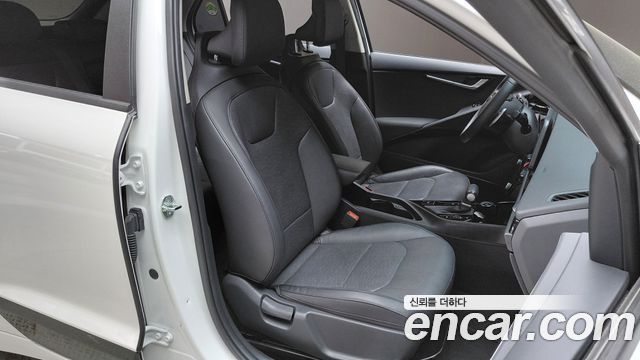 Kia Niro 2023 — photo 16