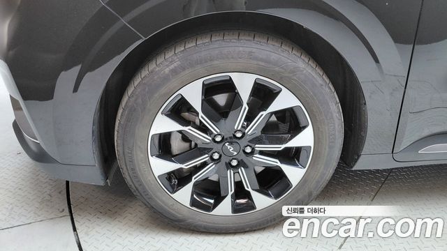 Kia Canival 2023 — photo 5