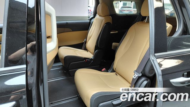Kia Canival 2023 — photo 18