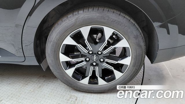 Kia Canival 2023 — photo 7