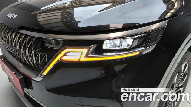 Kia Canival 2023 — photo 8