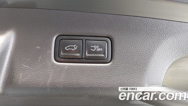 Kia Canival 2023 — photo 31