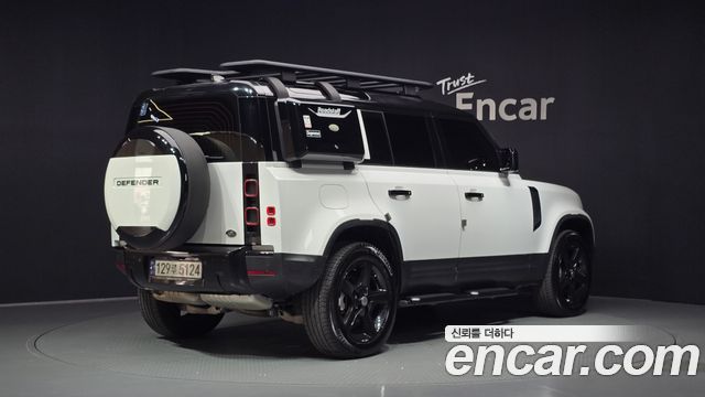 Land Rover Defender 2023 — photo 2