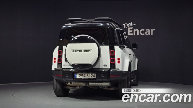 Land Rover Defender 2023 — photo 4