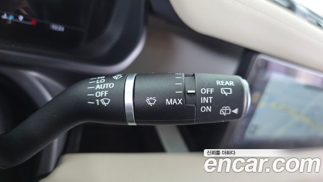 Land Rover Defender 2023 — photo 27