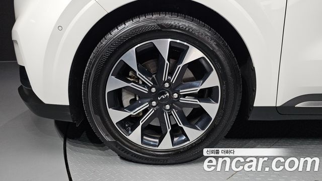 Kia Canival 2023 — photo 5