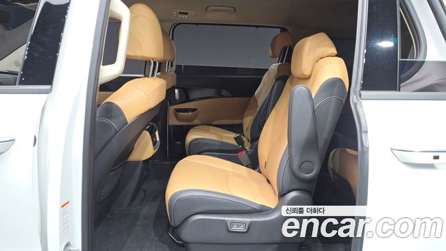 Kia Canival 2023 — photo 18