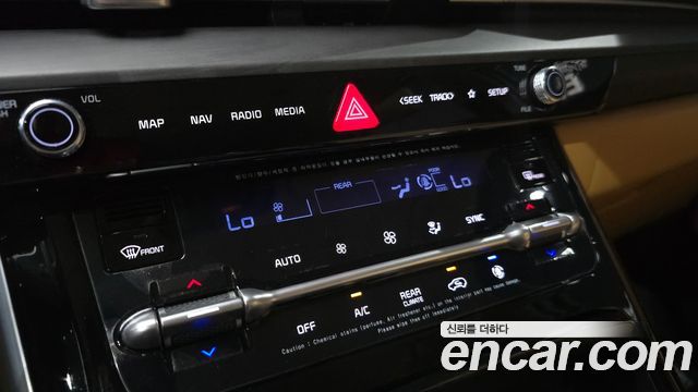 Kia Canival 2023 — photo 24