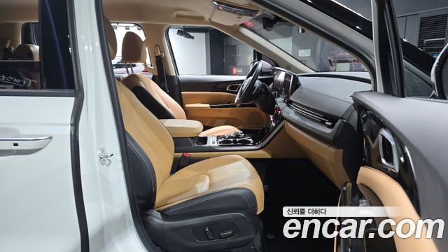 Kia Canival 2023 — photo 16