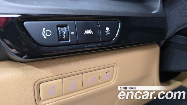 Kia Canival 2023 — photo 30