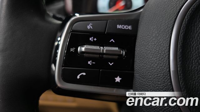 Kia Canival 2023 — photo 32