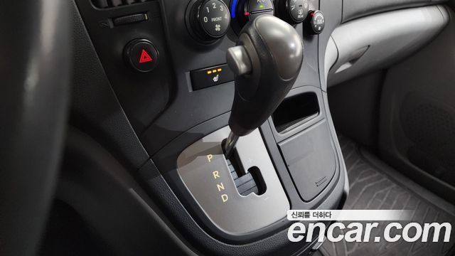 Hyundai Starex 2013 — photo 9