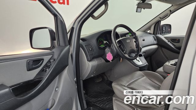 Hyundai Starex 2013 — photo 10