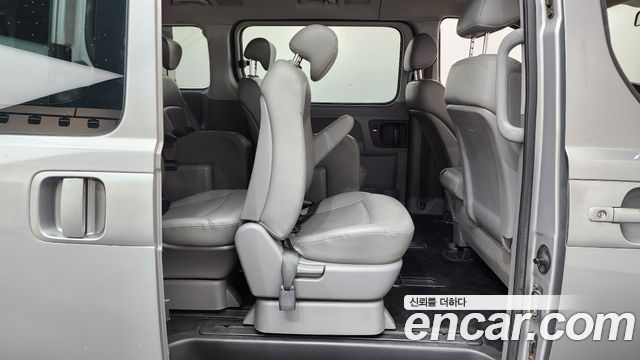 Hyundai Starex 2013 — photo 12