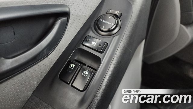 Hyundai Starex 2013 — photo 15