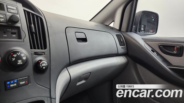 Hyundai Starex 2013 — photo 19