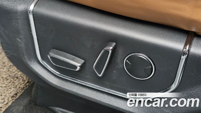Ford Expedition 2023 — photo 25