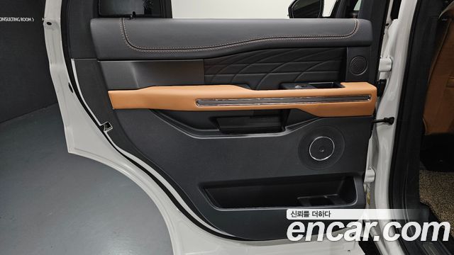 Ford Expedition 2023 — photo 15