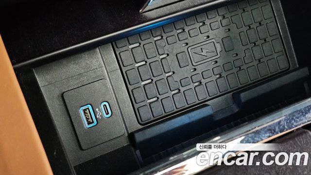 Ford Expedition 2023 — photo 30