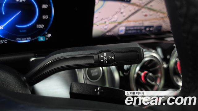 Mercedes-Benz EQB 2026 — photo 12