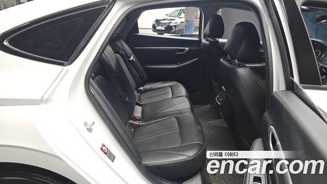 Hyundai Sonata 2022 — photo 11