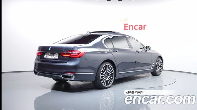 BMW 7-Series 2016 — photo 2