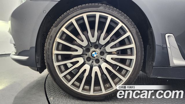 BMW 7-Series 2016 — photo 5