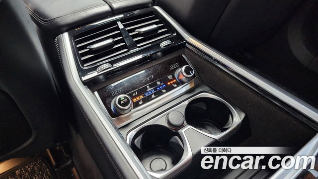 BMW 7-Series 2016 — photo 17