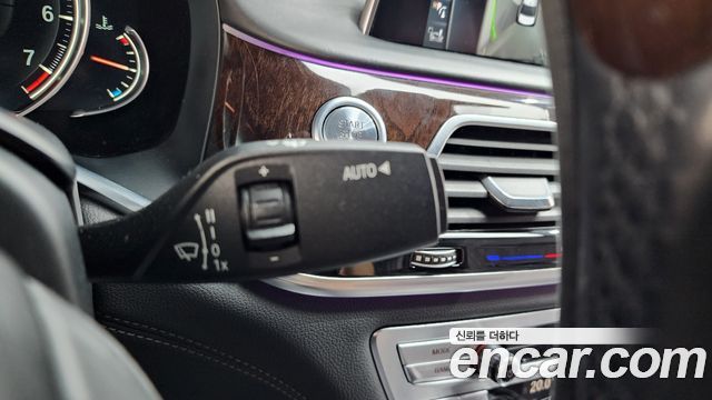 BMW 7-Series 2016 — photo 20