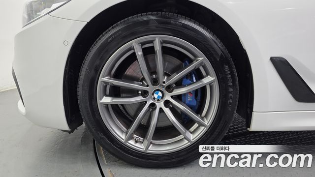 BMW 5-Series 2018 — photo 5