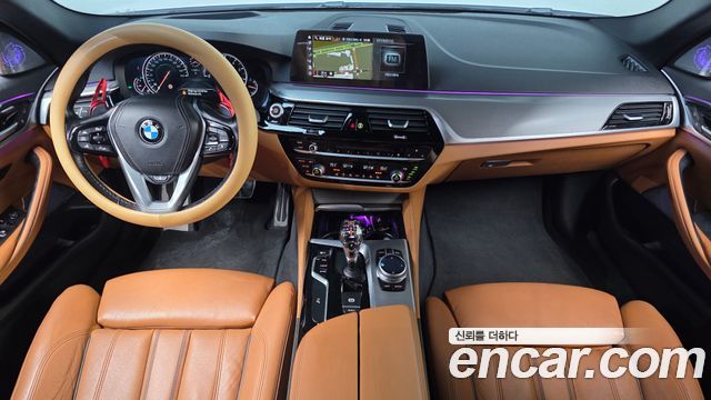 BMW 5-Series 2018 — photo 10