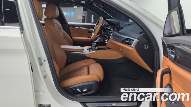 BMW 5-Series 2018 — photo 17