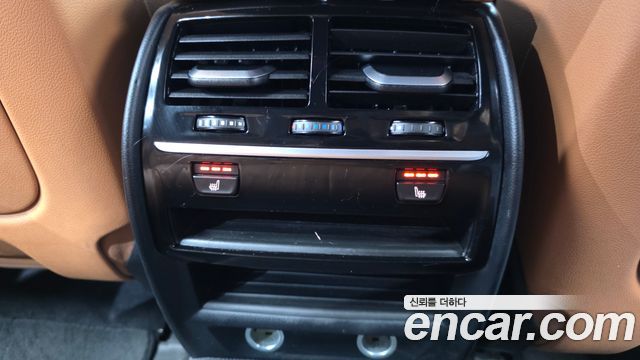 BMW 5-Series 2018 — photo 24