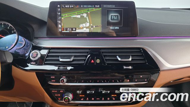 BMW 5-Series 2018 — photo 31