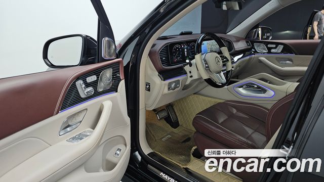 Mercedes-Benz GLS-Class 2023 — photo 17